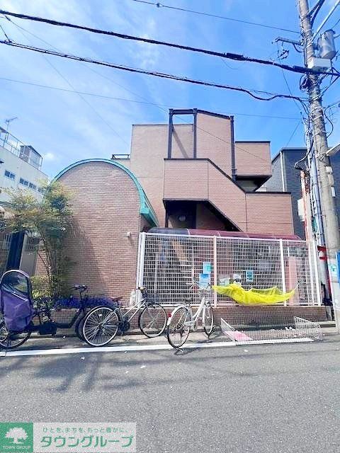 建物外観　駐車場
