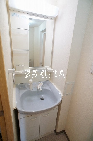 洗面設備　身支度に欠かせない独立洗面台♪