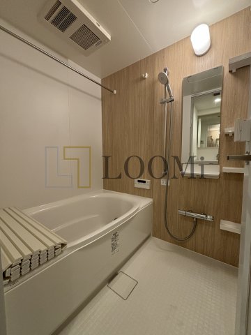 バス・シャワールーム　セレニテフラン難波　浴室