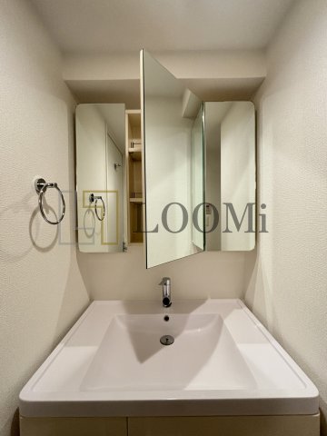 洗面設備　セレニテフラン難波　独立洗面台