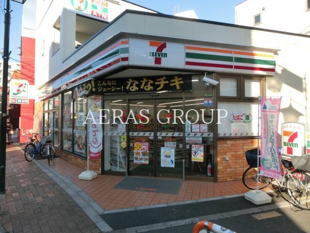 コンビニ　セブン-イレブン 西新井駅西口店（コンビニ）まで694m