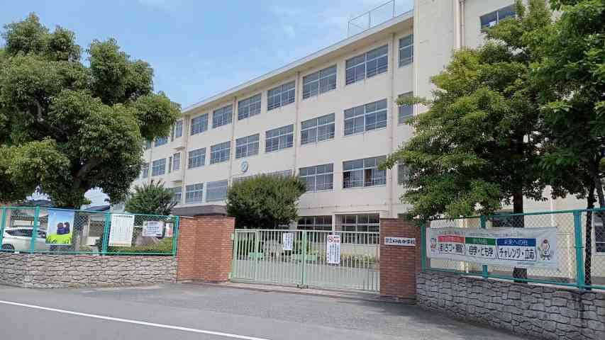中学校　福岡市立中学校曰佐中学校（中学校）まで855m
