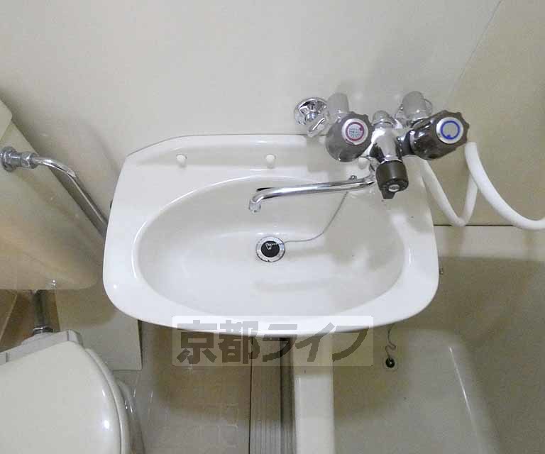 洗面設備　洗面台です。