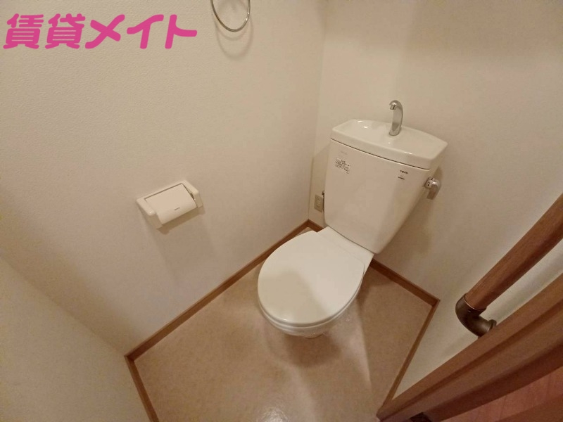 トイレ　同型参考写真