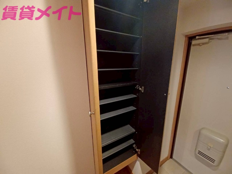 収納　同型参考写真
