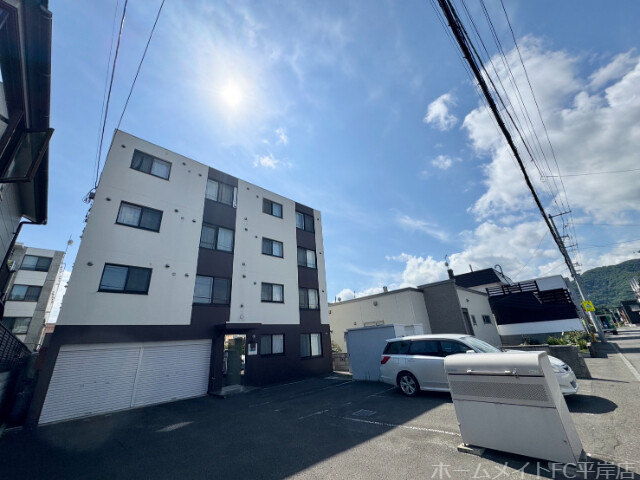 建物外観　しっかりとした造りの鉄筋コンクリート♪