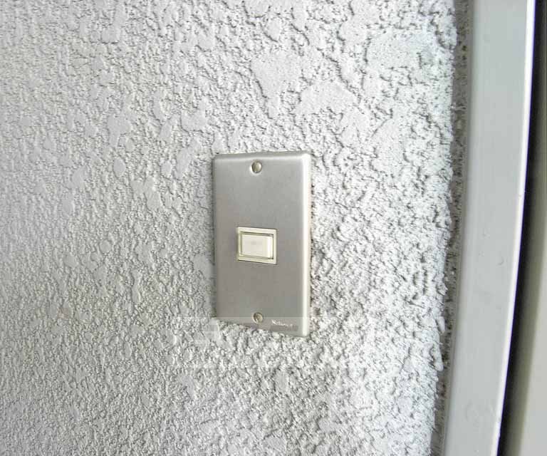 その他　玄関横に設置してあります。