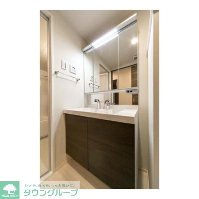 洗面設備　※写真は同タイプ住戸です。
