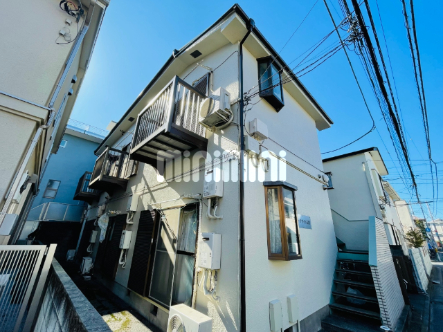 建物外観　閑静な住宅街に佇むアパート♪
