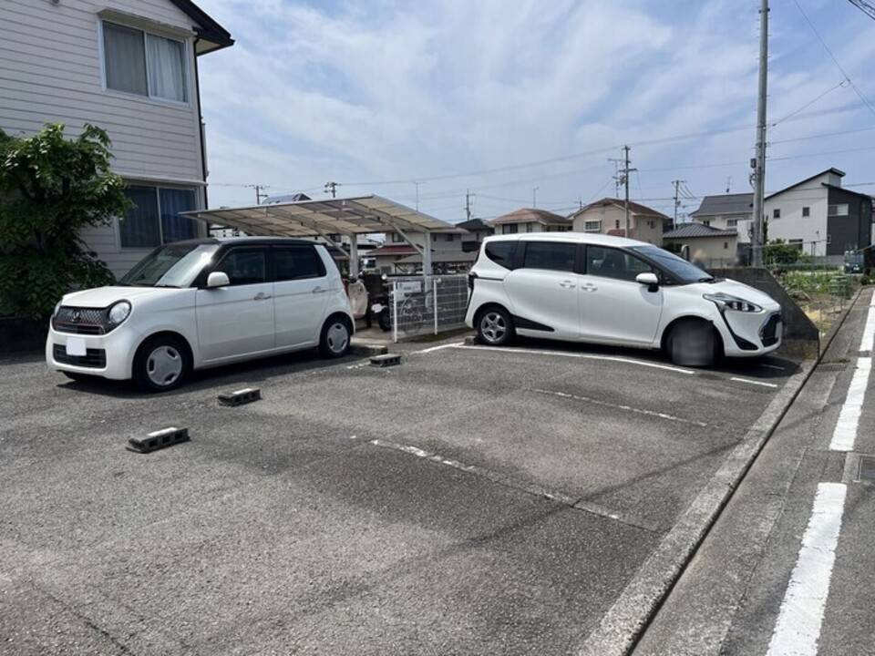 駐車場　駐車場
