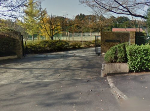 中学校　八王子市立長房中学校（中学校）まで1244m