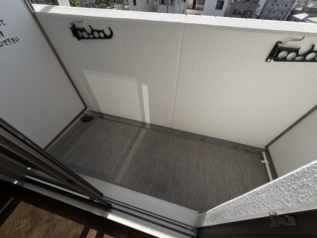バルコニー　同物件別部屋写真