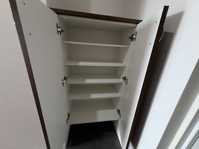 収納　同物件別部屋写真