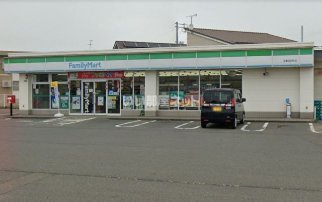 コンビニ　ファミリーマート 花巻四日町店（コンビニ）まで593m