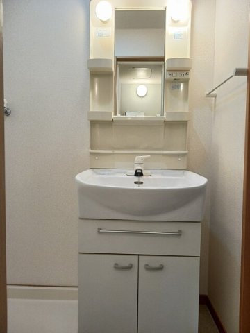 洗面設備　使いやすい洗面所です