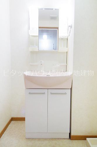 洗面設備　洗髪洗面化粧台※類似室内