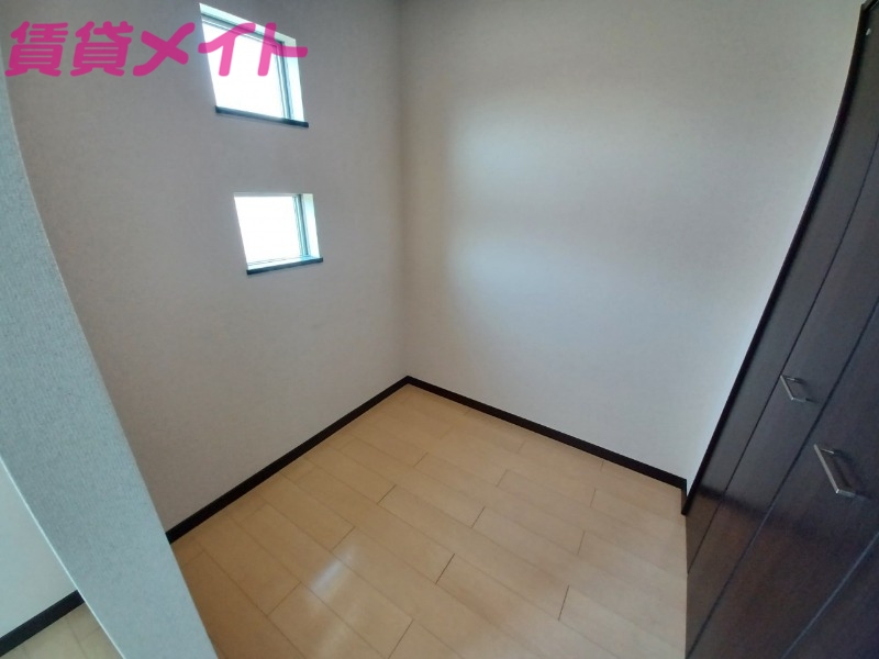 収納　同型タイプ画像