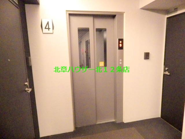 ロビー　エレベーター