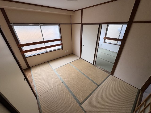 その他部屋・スペース　開放的な寝室です