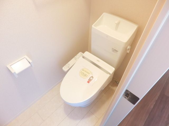トイレ　ウォシュレット付で快適！