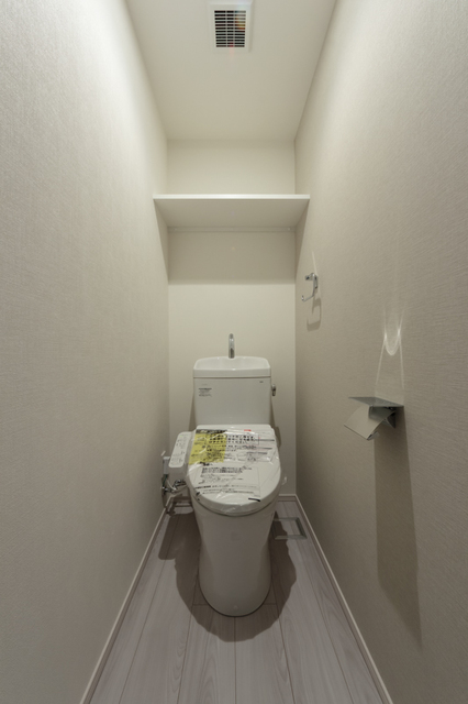トイレ　※写真は同タイプ住戸です。