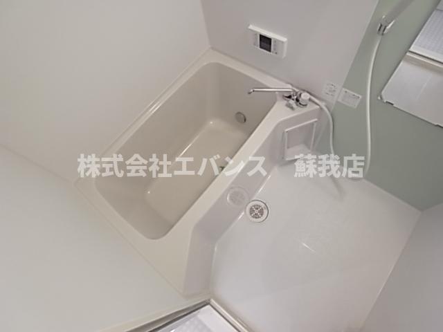バス・シャワールーム　落ち着いた空間のお風呂です