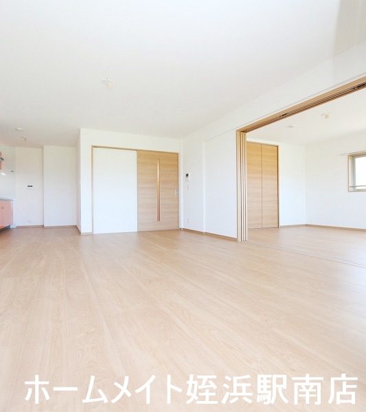 居室・リビング　★築浅！ネット無料♪★参考写真