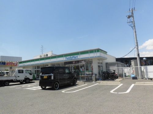 コンビニ　ファミリーマート泉北田園大橋店（コンビニ）まで146m