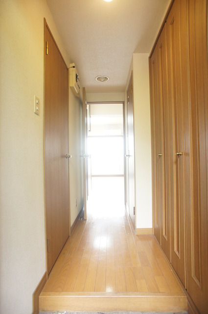 玄関　玄関から見たお部屋です♪