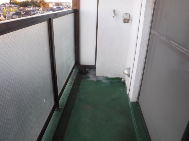 バルコニー　他のお部屋の参考写真となります。