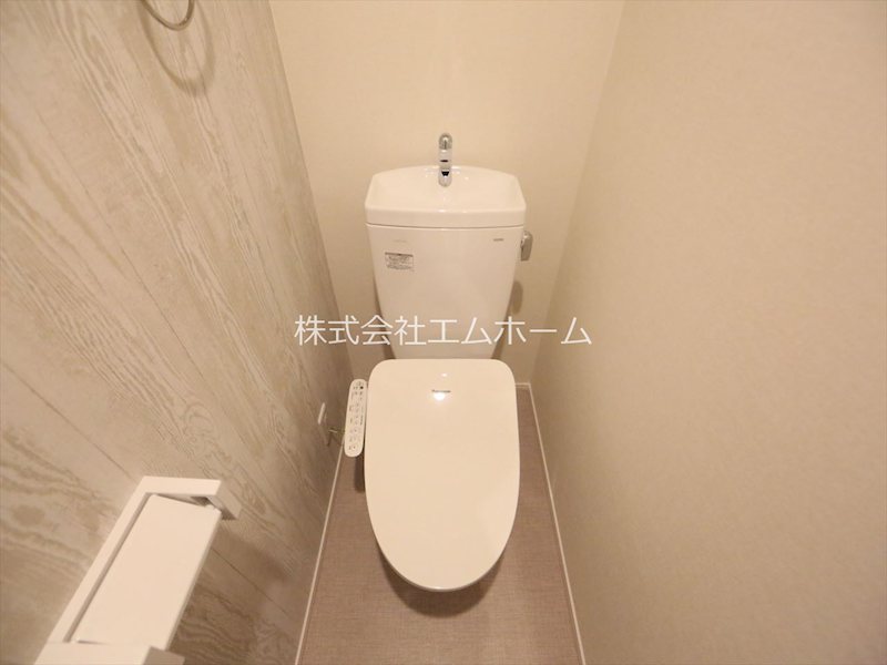 トイレ　温水洗浄暖房便座付トイレ