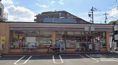 コンビニ　セブンイレブン 大田区上池台3丁目店（コンビニ）まで322m