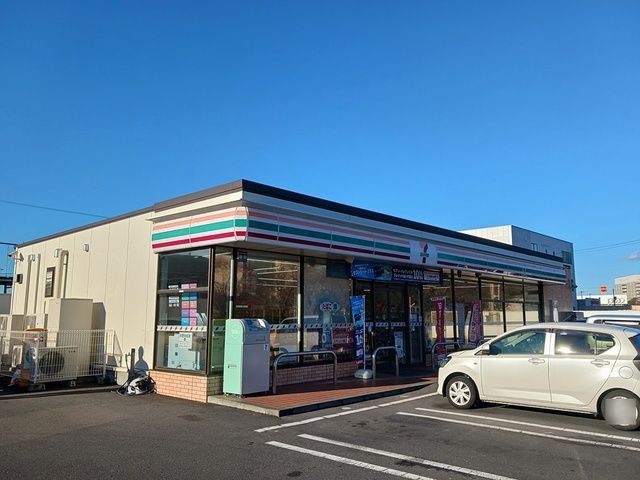 コンビニ　セブンイレブン　茨城県庁西店（コンビニ）まで1000m
