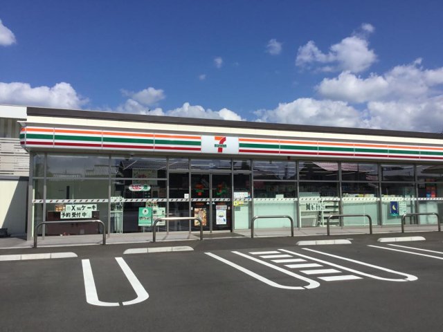 コンビニ　セブン－イレブン　松江南田町店（コンビニ）まで247m