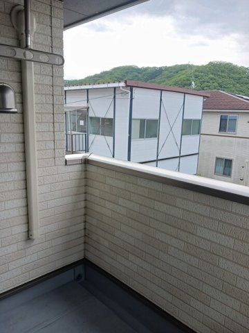 バルコニー　開放的で明るい空間を演出してくれるバルコニーです
