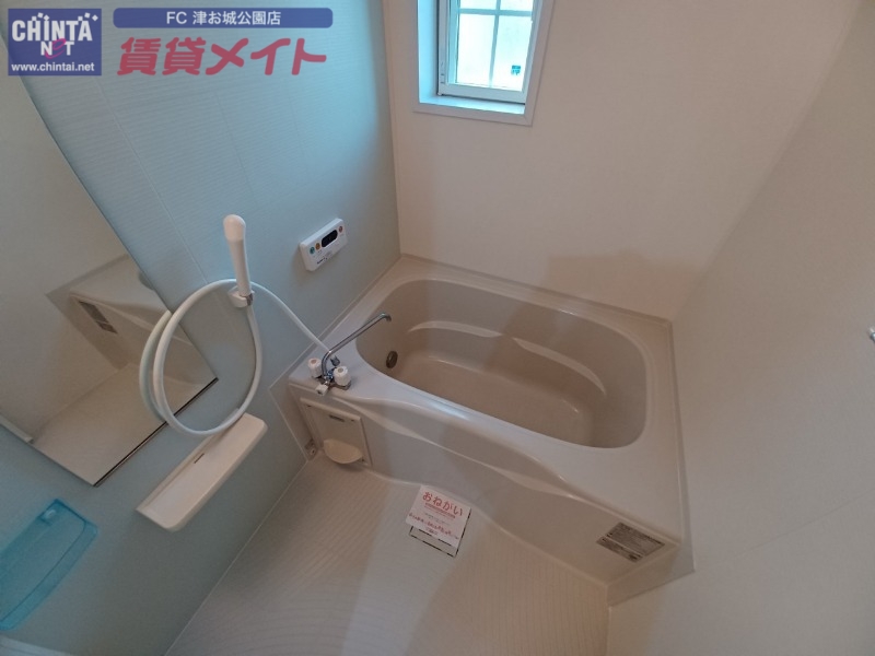バス・シャワールーム　別部屋反転画像参考