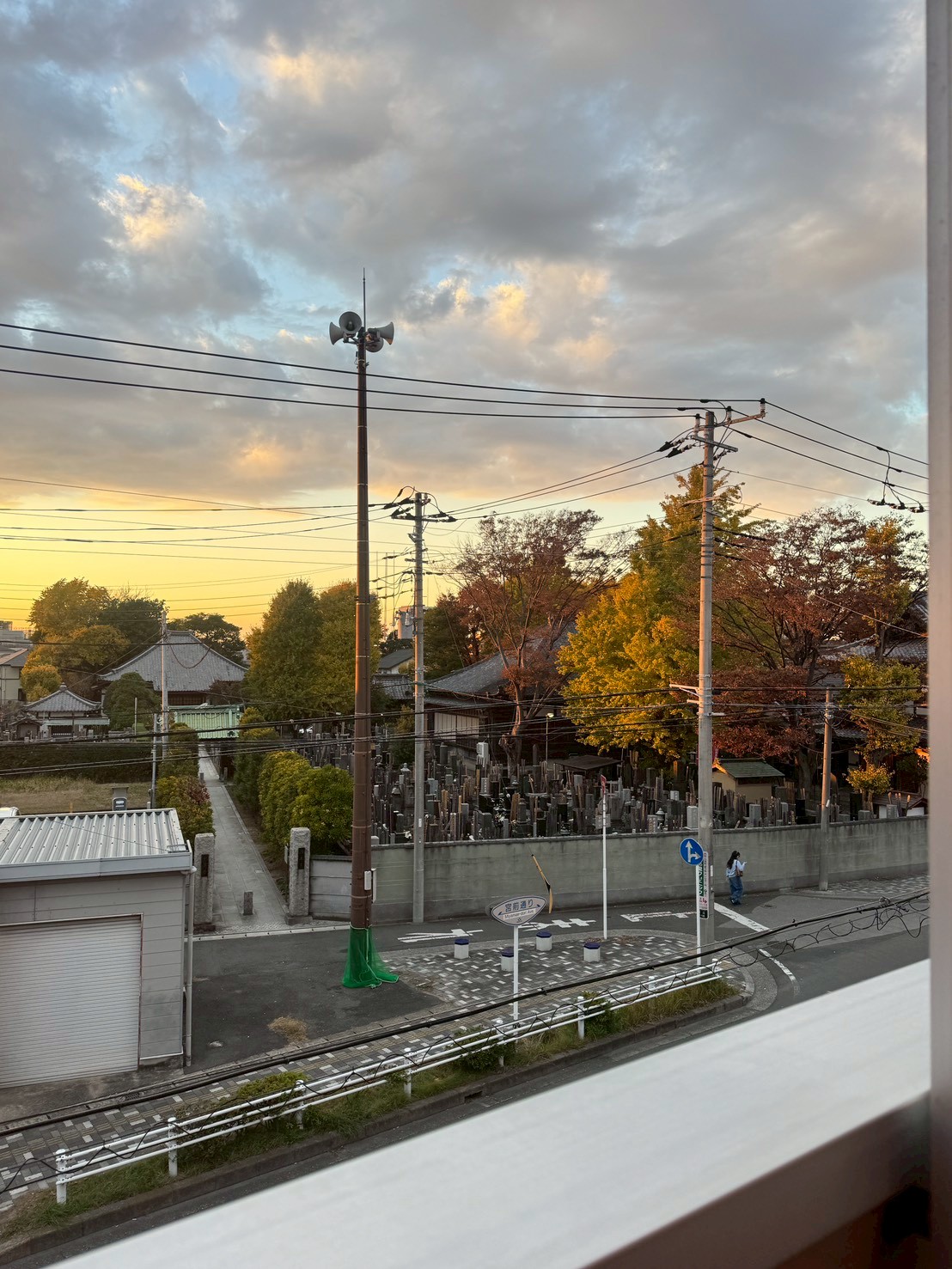 眺望　お墓が見えます