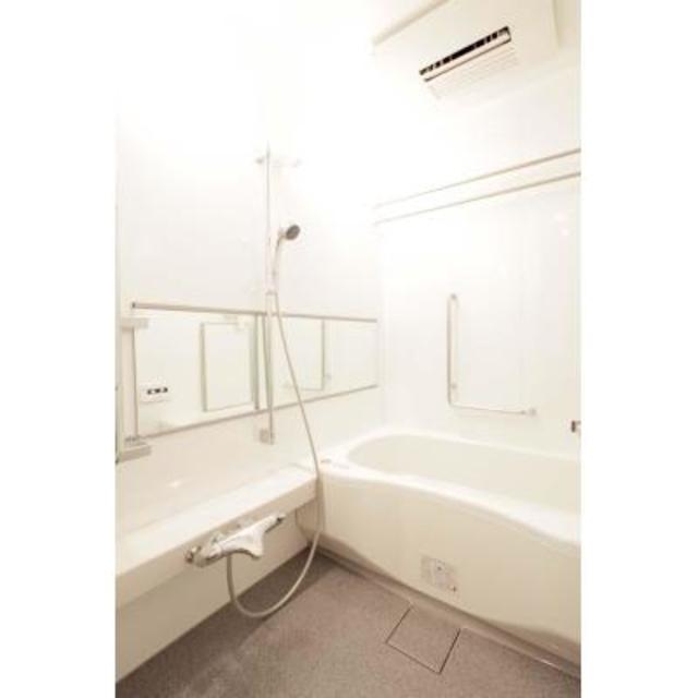 バス・シャワールーム　※写真は同タイプ住戸です。