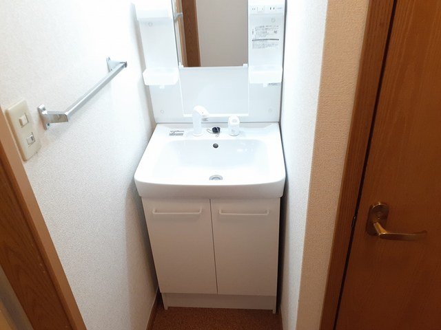 洗面設備　脱衣スペースもあります
