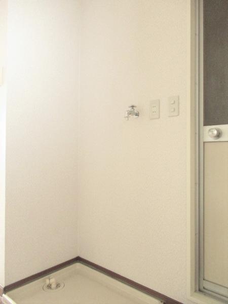 その他設備　洗濯機置場は安心の室内です