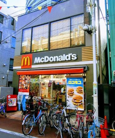 飲食店　マクドナルド糀谷駅前店（飲食店）まで322m