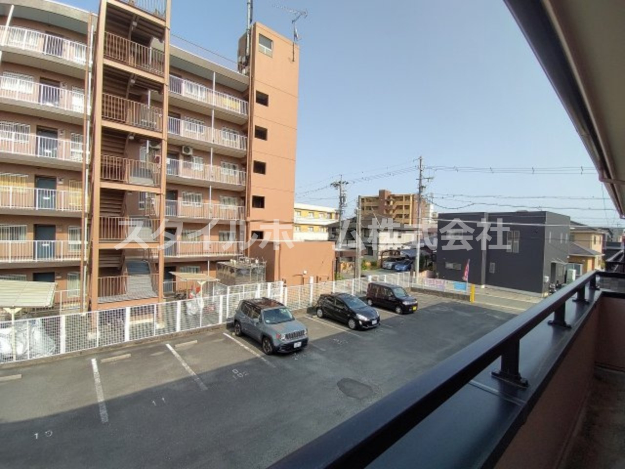 眺望　東向きですがバルコニーの前に障害物もなく日当たりは良好です。