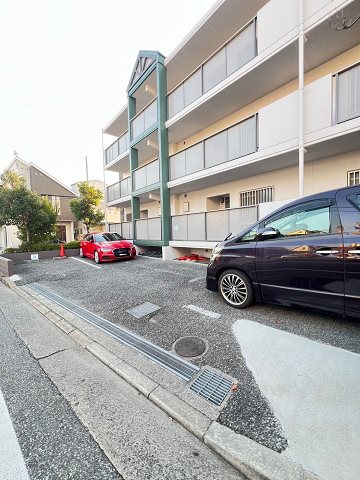 駐車場　駐車スペースもあります