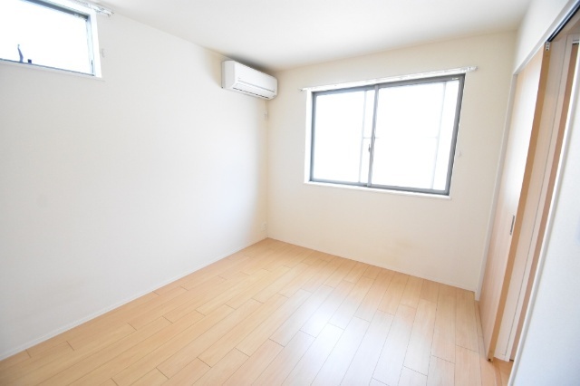 その他部屋・スペース　別部屋の写真を参照。