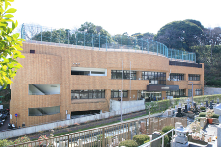 図書館　横浜市南図書館（図書館）まで611m