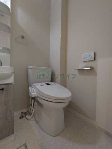 トイレ　別部屋同タイプ部屋の参考写真となります。