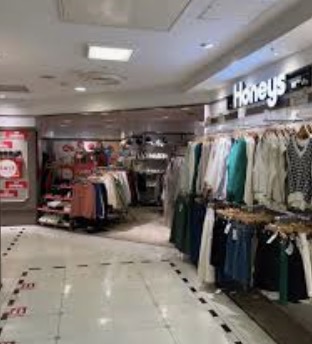 ショッピングセンター　ハニーズアトレ亀戸店（ショッピングセンター）まで611m