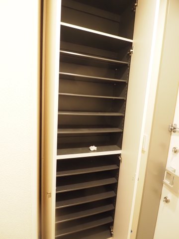 収納　※同物件の別部屋参考写真です。
