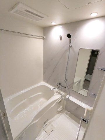 バス・シャワールーム　24時間換気、浴室換気乾燥機