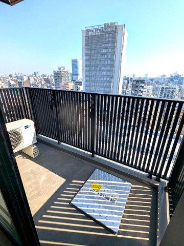 バルコニー　13F、ワイドバルコニー